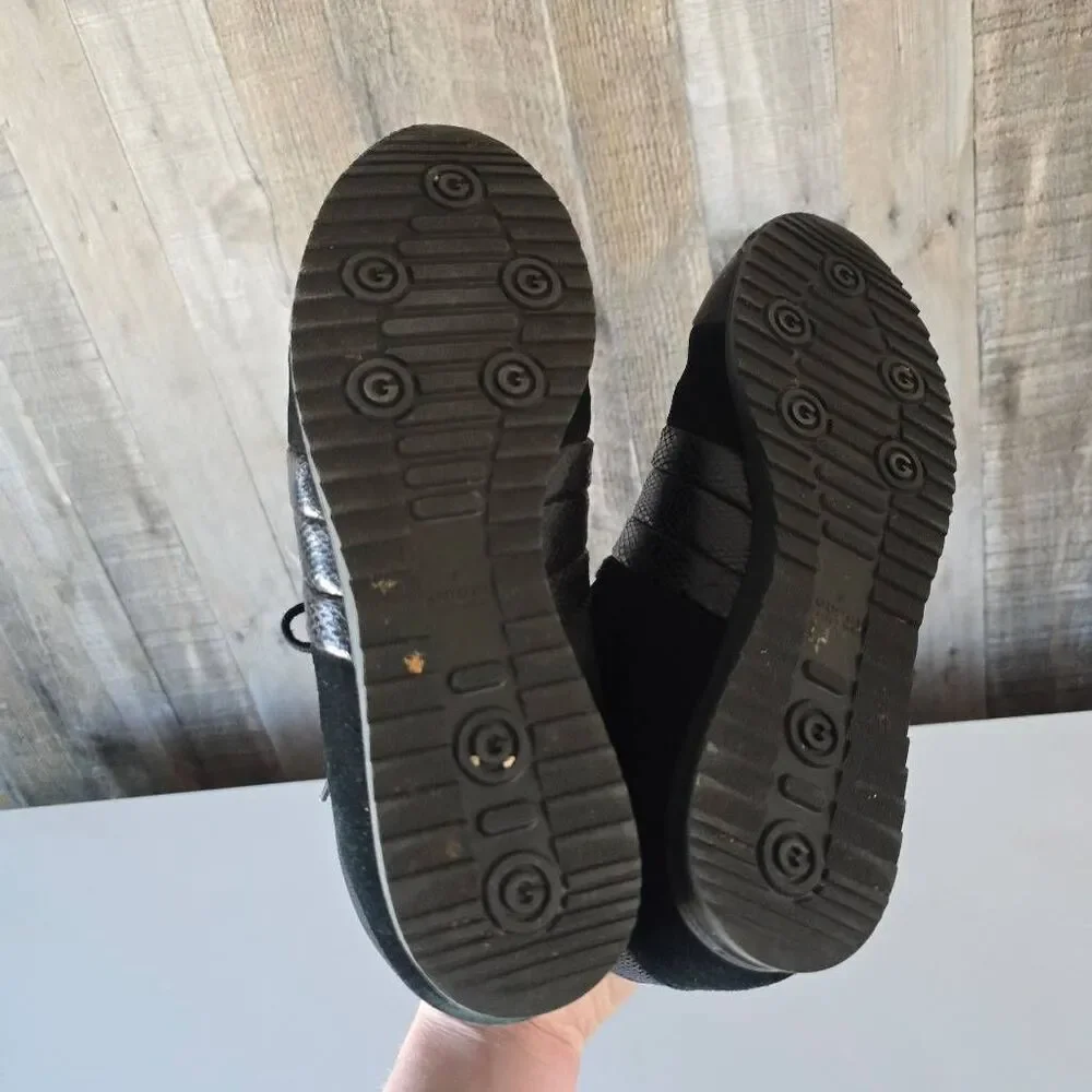 Gucci Black Suede Sneakers 39 8.5 FLAWED Designer Luxury Minimalist Luxe Casual